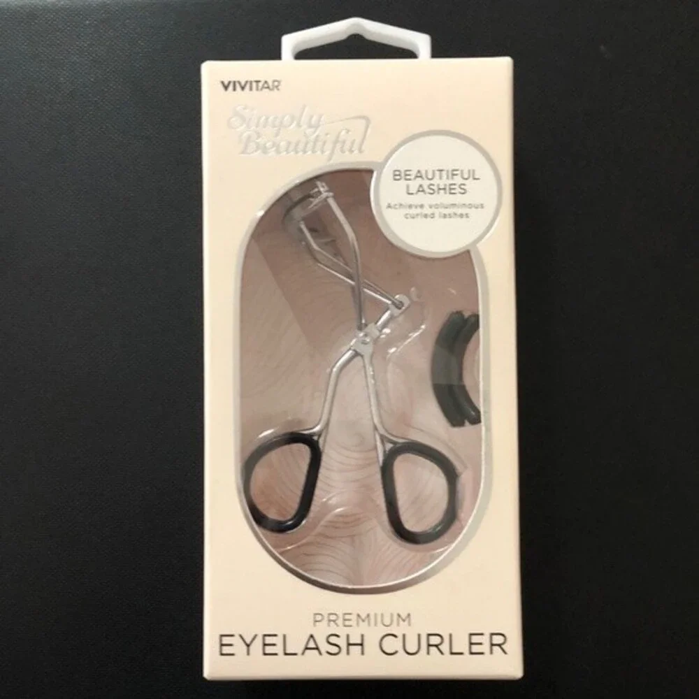 Eyelash curler Premium Beautiful Lashes Vivitar with 2 refill pads new